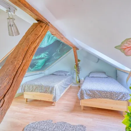 Confort Et Nature, Duplex Ideal A Jouy-en-josas, Parking Gratuit, 25 Mn Orly, 10 Mn Versailles Apartment Jouy-en-Josas